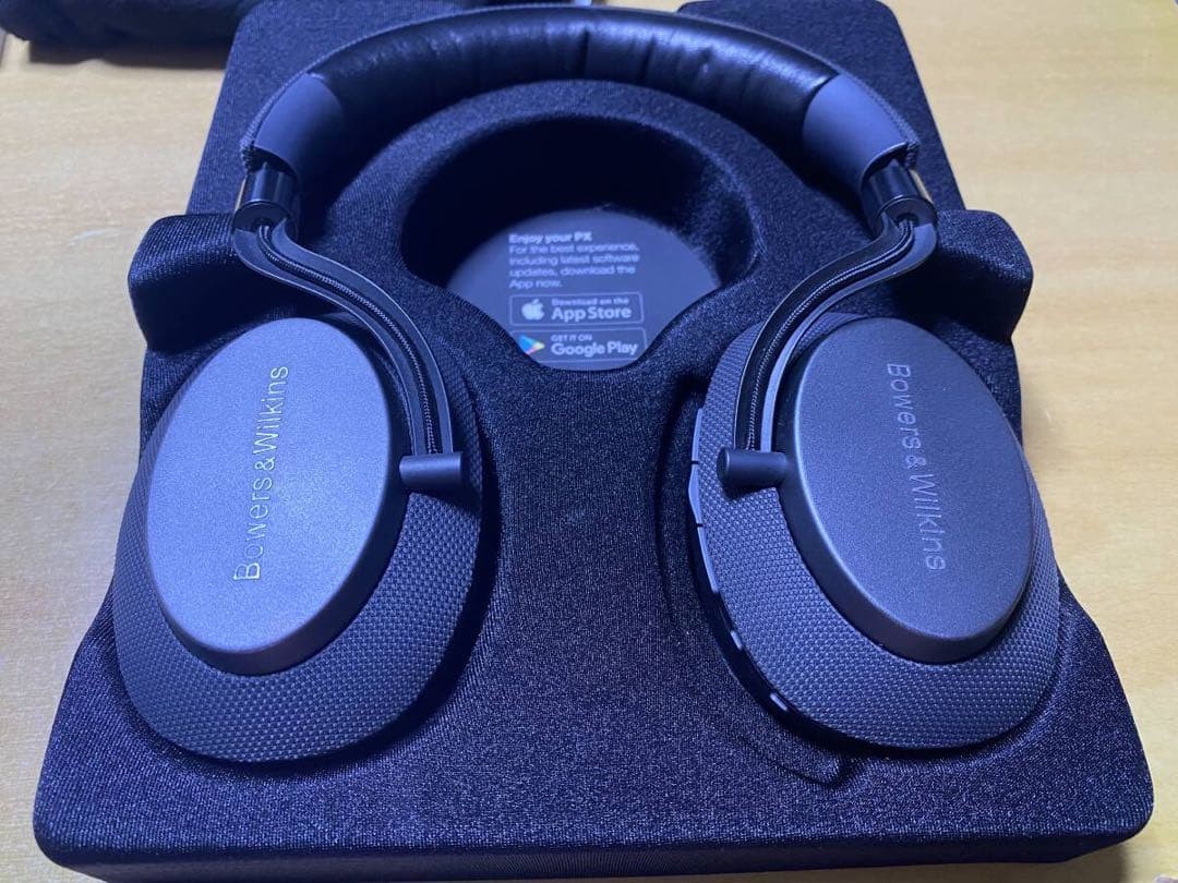 Bowers Wilkins PX Headphones 40mm Drivers 10Hz-20kHz 22 Ohms 22h ANC BT aptX-HD