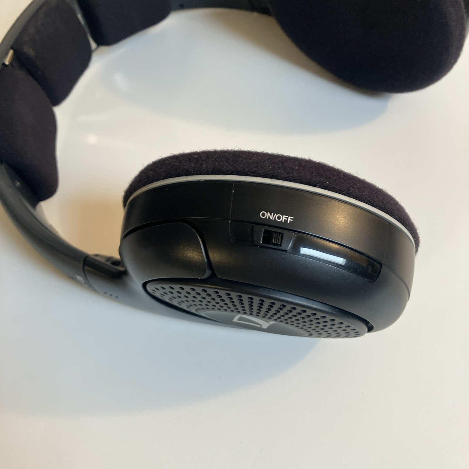 Sennheiser HDR 135 Wireless Headphones, TR135 Charging Dock Base & Manuals Works