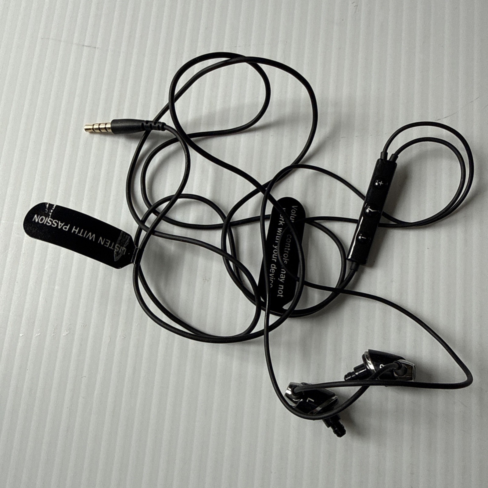 Klipsch S4i In-Ear Headphones & metal case