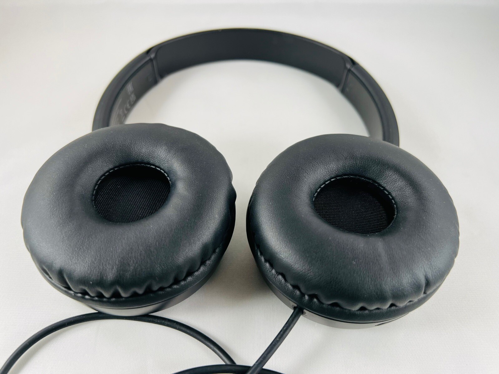 JVC HA-S31M Powerful Sound, Lightweight, Built-in Remote & Microphone, Black