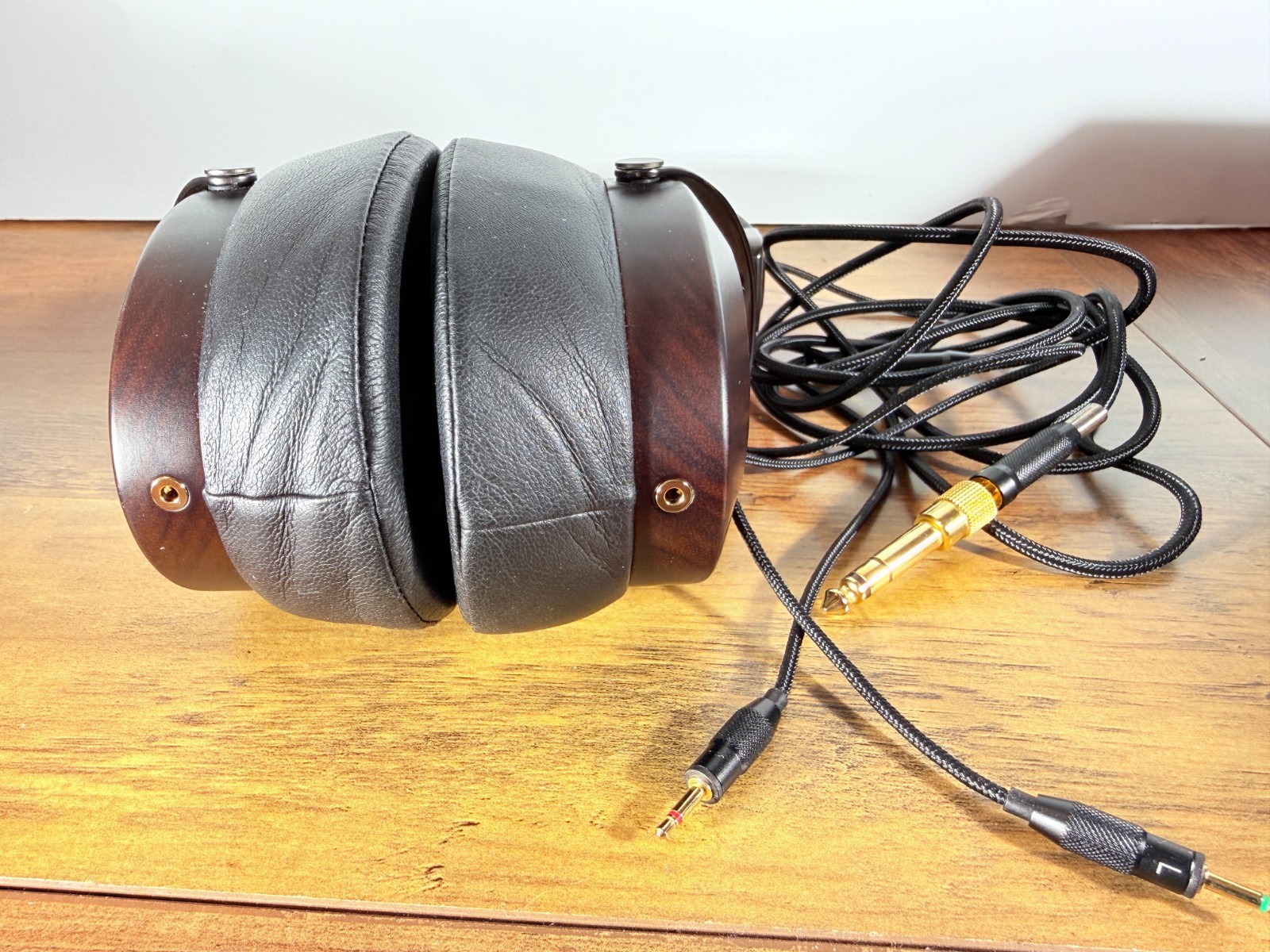 SIVGA SV021 Robin Wooden Closed Back Wired Over-Ear Headphones Black