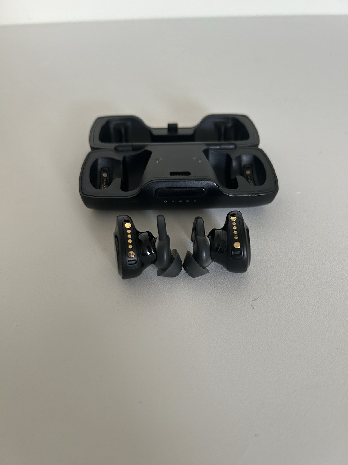 Bose SoundSport Wireless Headphones Sport Bluetooth Earbuds In-ear (For Parts)