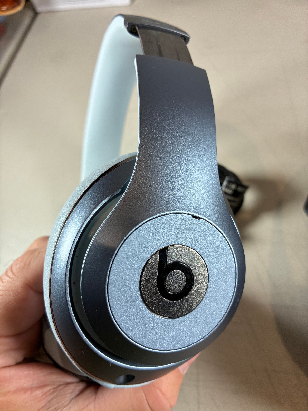 Beats by Dr Dre Studio 2.0 B0500 Blue Headphones Bundle w/ Case Cord Charger