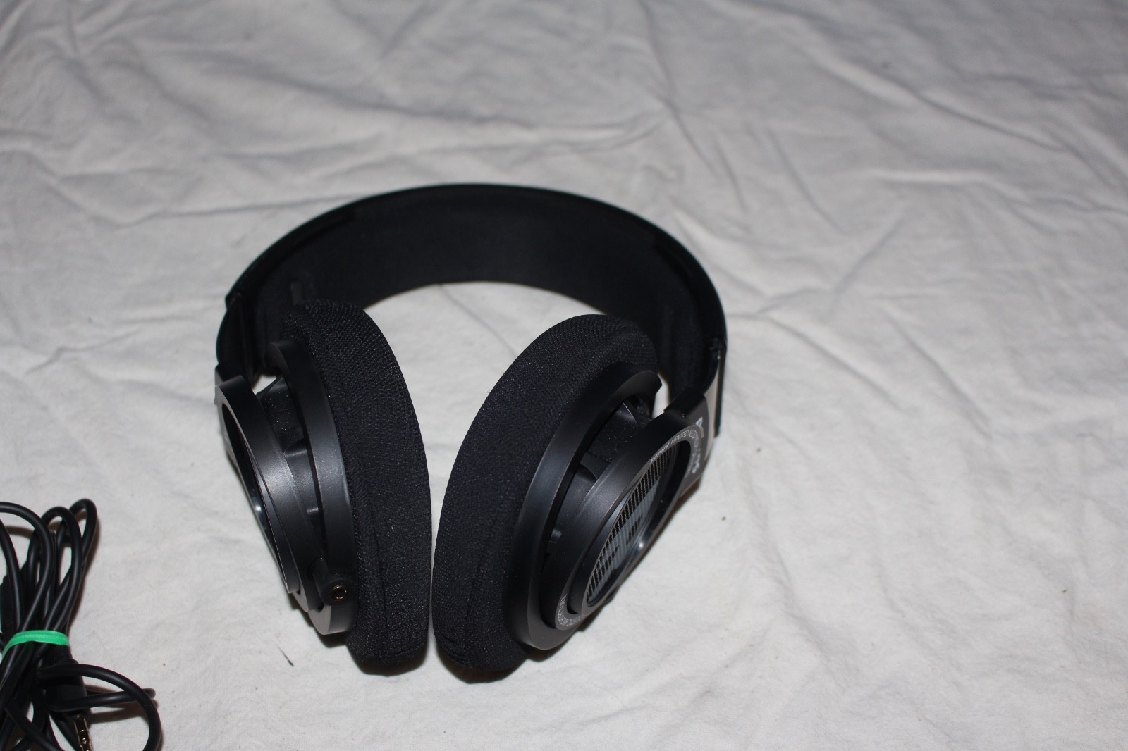 Philips SHP9500 HiFi Stereo Over-Ear Headphones with Case