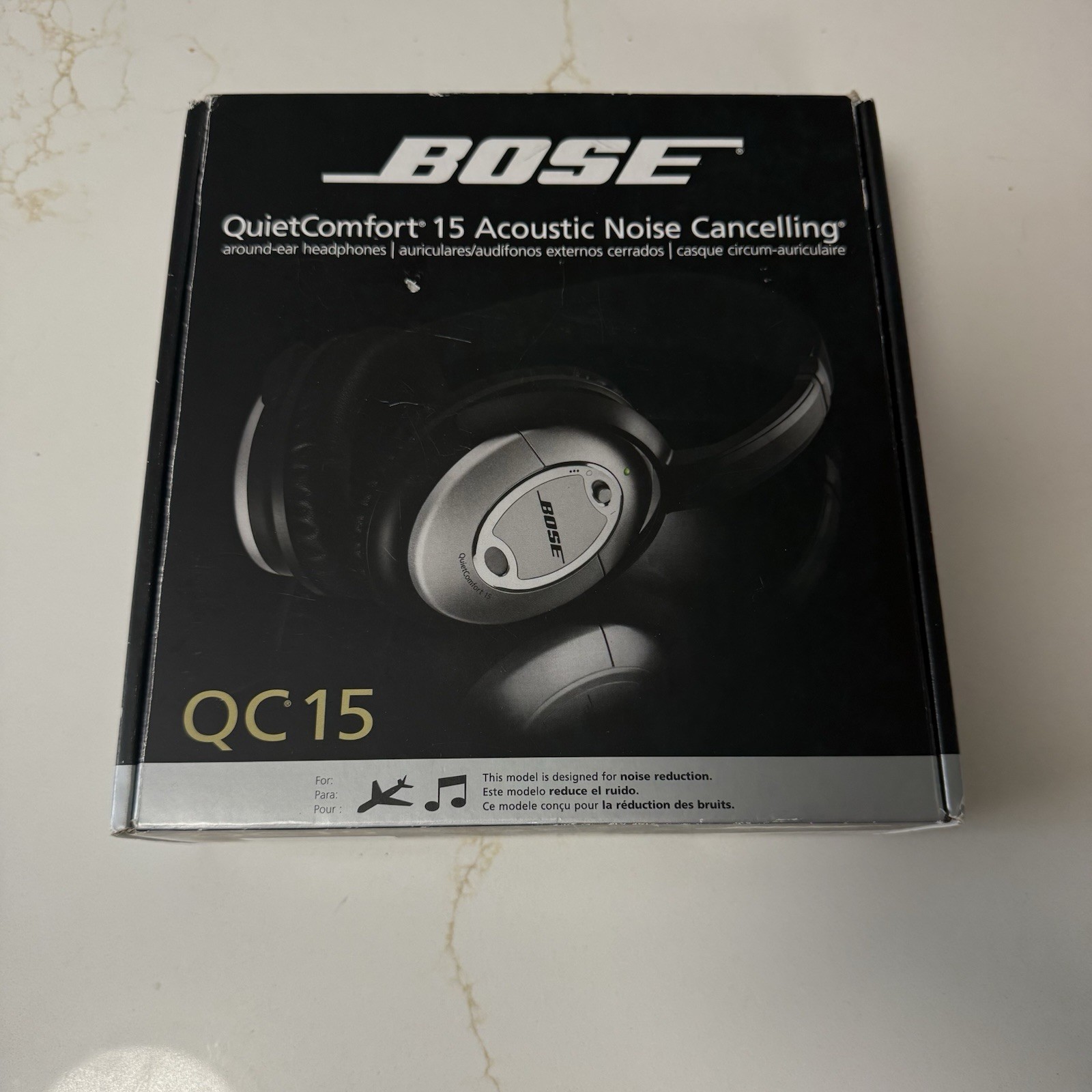 Bose QuietComfort 15 Headphones – Silver/Black with case Noise Canceling