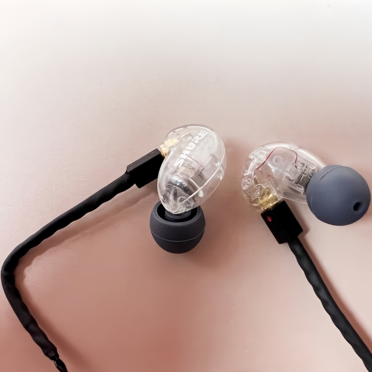 Shure SE215 Sound Isolating In-Ear Headphones 3.5mm wired Earphones Black/Clear
