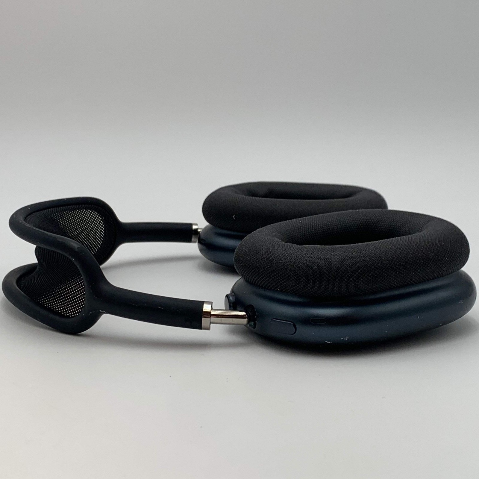 Apple AirPods Max A3184 (USB-C) Over-Ear Headphones Midnight
