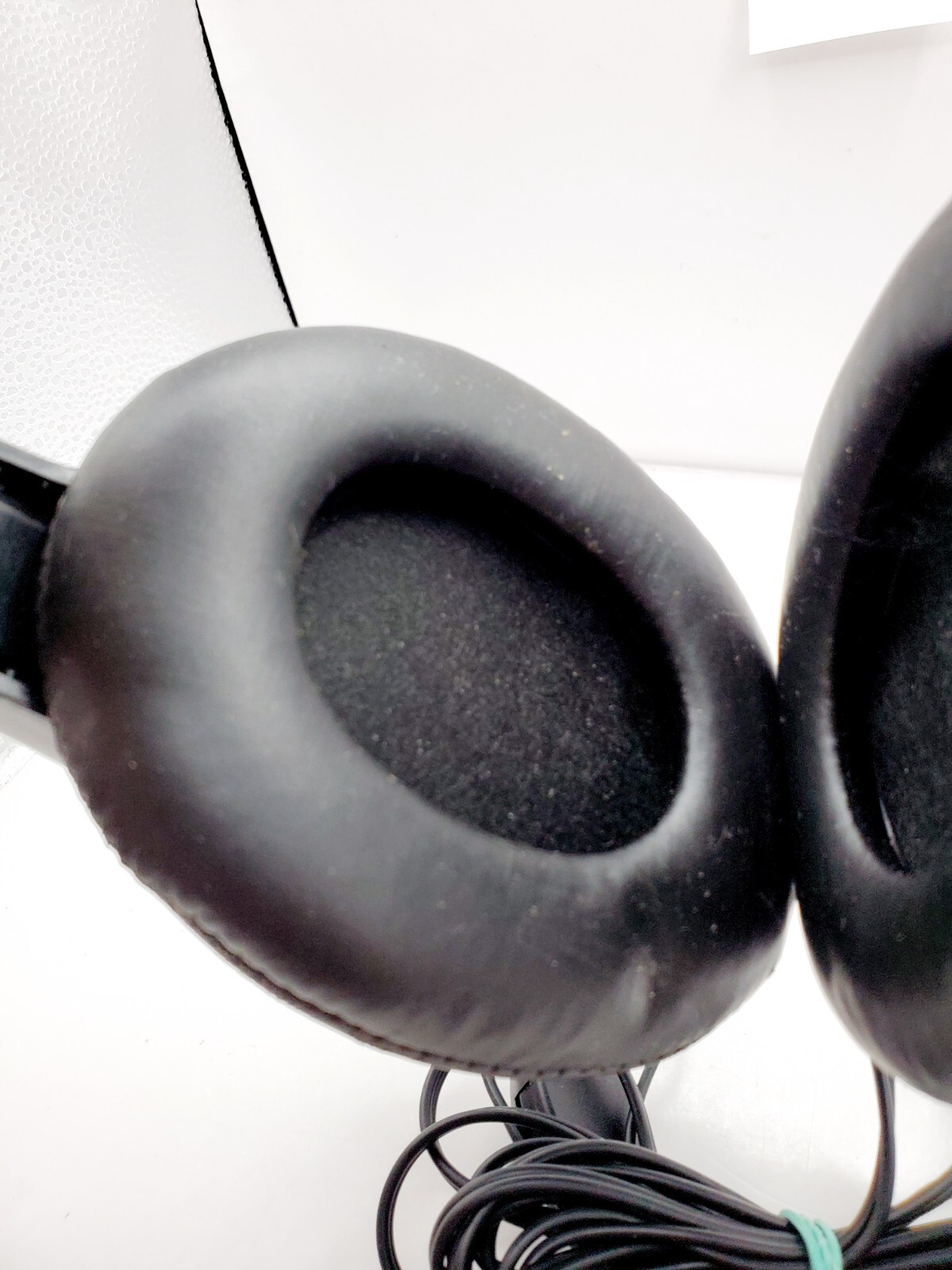 Labtec LT-825 Stereo Headphones (Black)