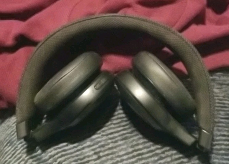 JBL Live 460 NC Wireless Noise Cancelling On Ear Headphones, Fully functional