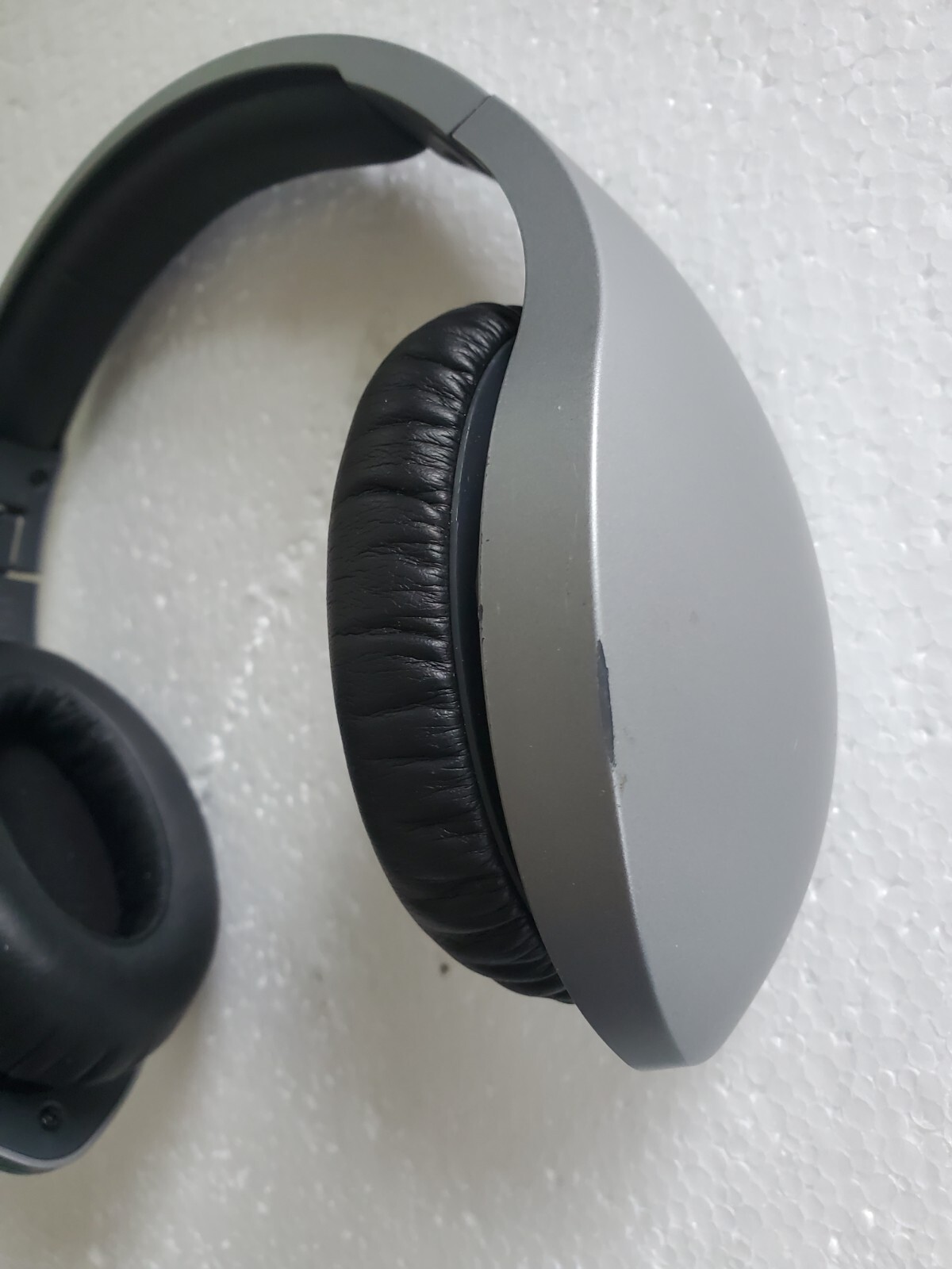 Velodyne vBold Over-Ear Wireless Bluetooth Headphones – Satin Silver