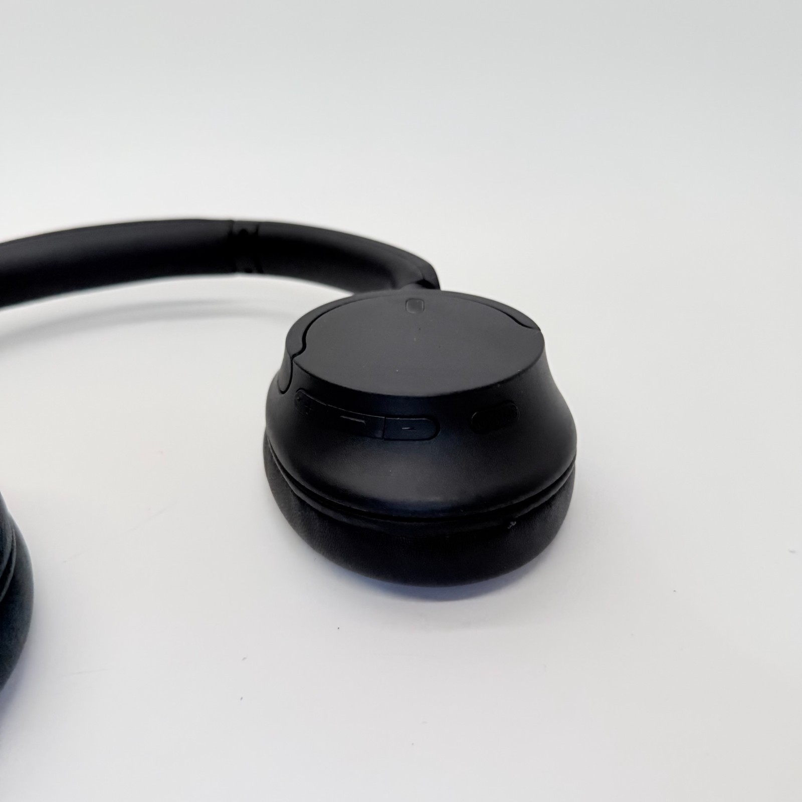 Sony WH-CH720N/B Noise Canceling Wireless Headphones WHCH720N – Black