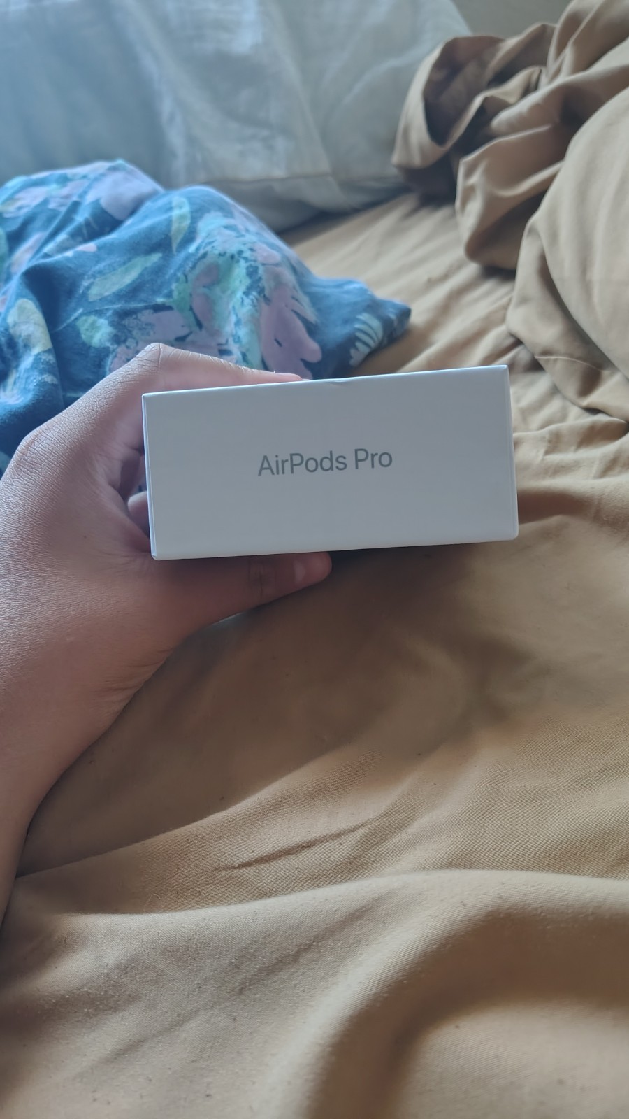 Apple AirPods Pro 2nd Gen White Earbuds ANC MagSafe USB-C Bluetooth