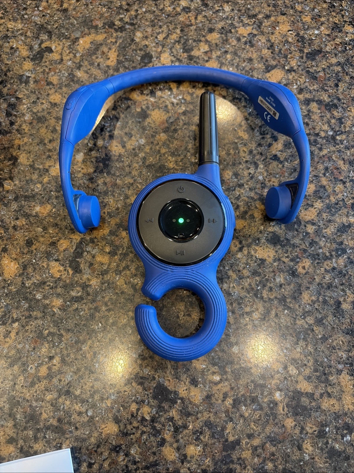 Zygo ZY100 Swimming Headphones With ZY200 Transmitter & Charging Case