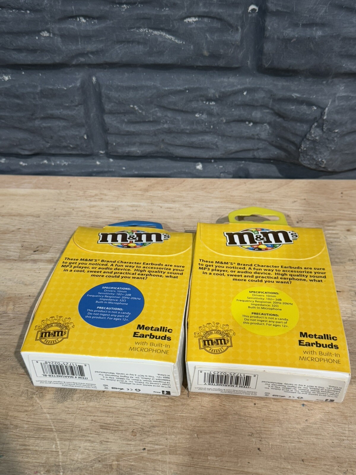 iHip M&M’s Licensed Metallic Earbuds Blue & Yellow Holiday Stocking Stuffer (2)
