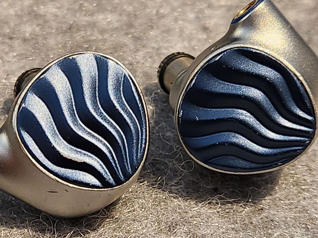 iBasso IT05 Bluetooth Earbud Headphones Silver Black Hobby Music Portable Unisex