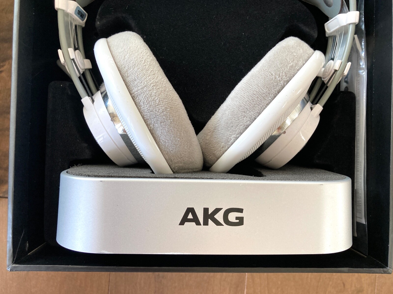 AKG K701 Premium Class Reference Headphones 2458X00180 (B-Stock)