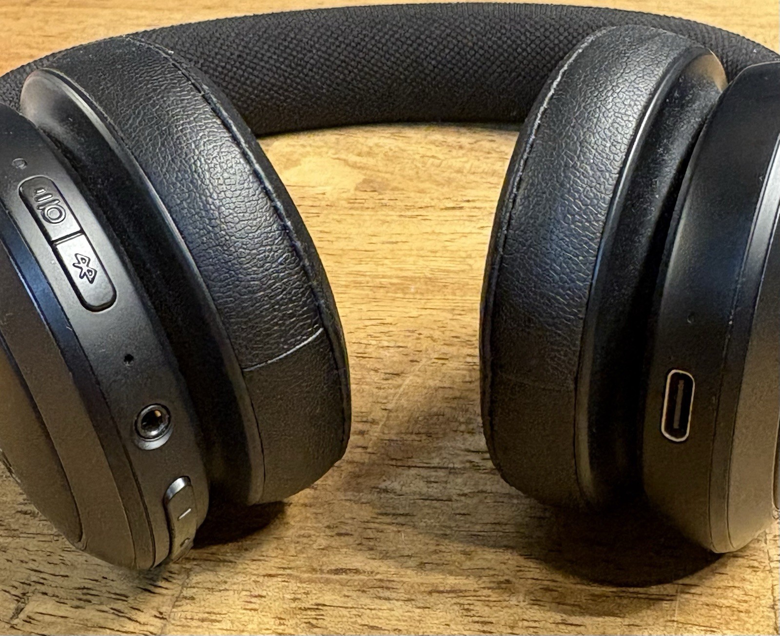JBL Live 460NC Wireless On-Ear Noise-Cancelling Headphones – Black Open Box