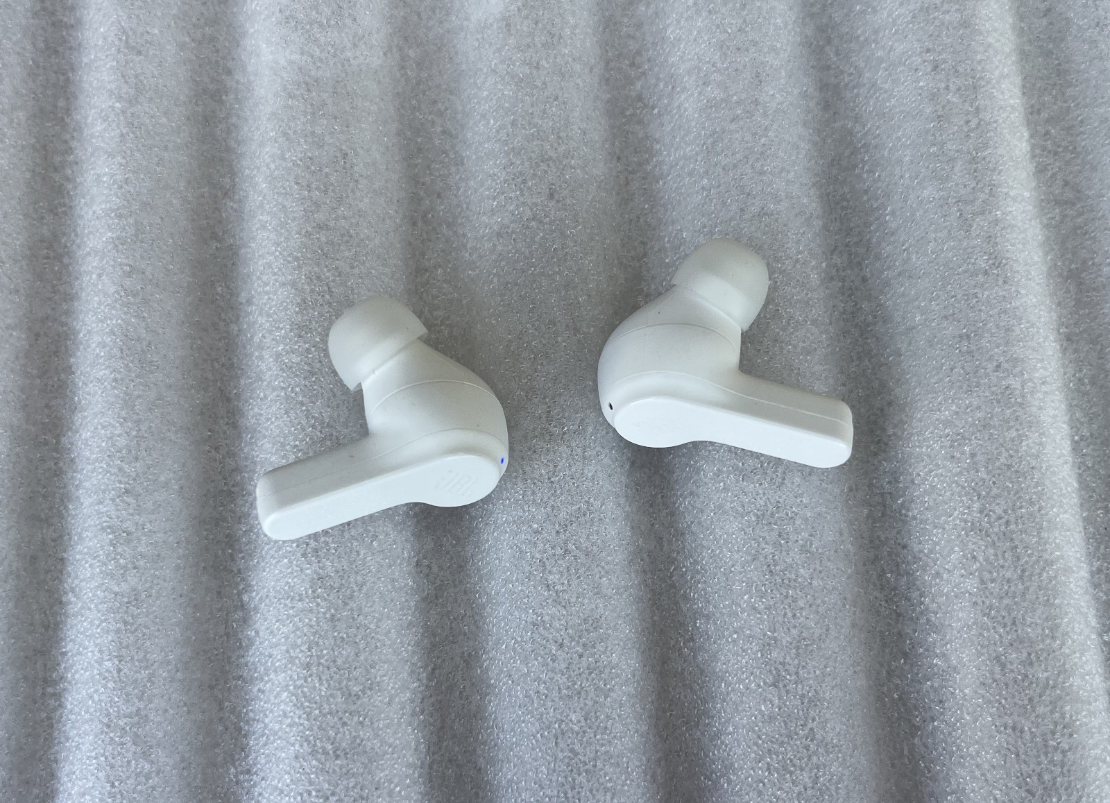 JBL VIBE BEAM TWS -A Pair of earbud Only-NO CHARGE CASE-white