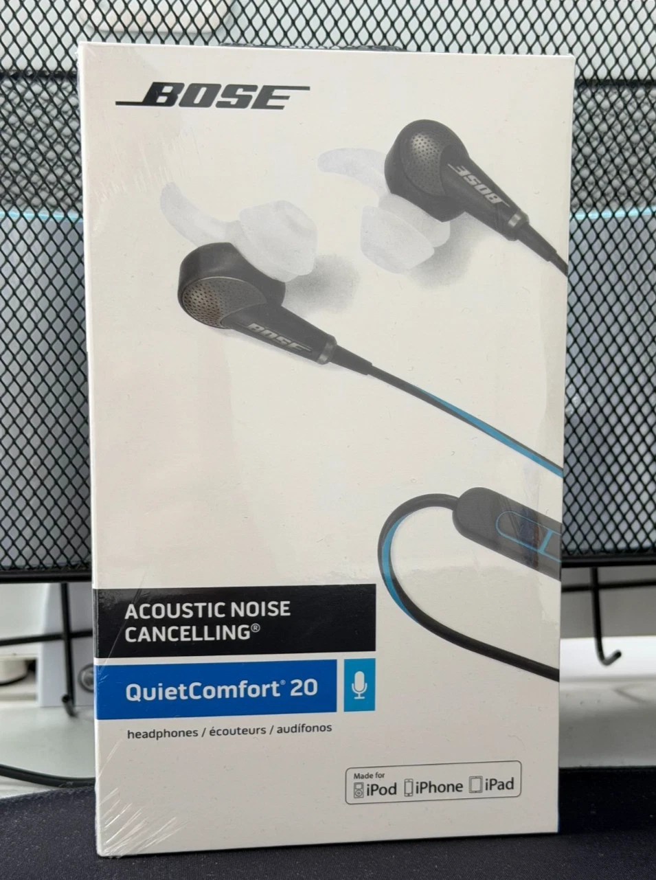 New Sealed Bose QuietComfort 20 Noise Cancelling Headphones For iOS – Black