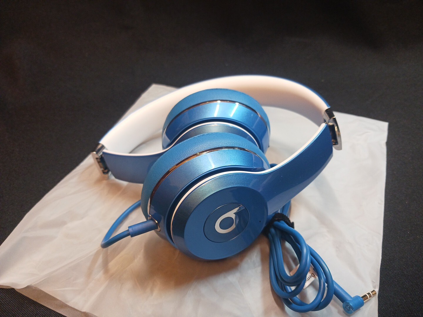 Beats by Dr. Dre Solo2 Wired on Ear Headphones – Metalic Blue NEW WITHOUT BOX!