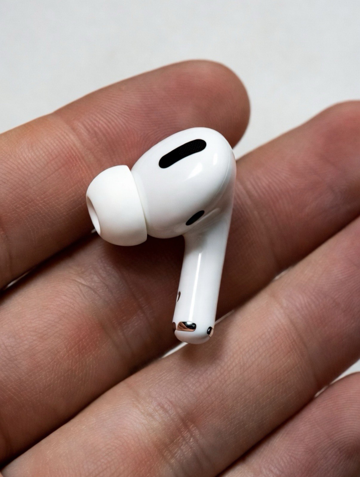 Apple AirPods Pro 3 Wireless Bluetooth Earbuds White Active Noise Cancellation