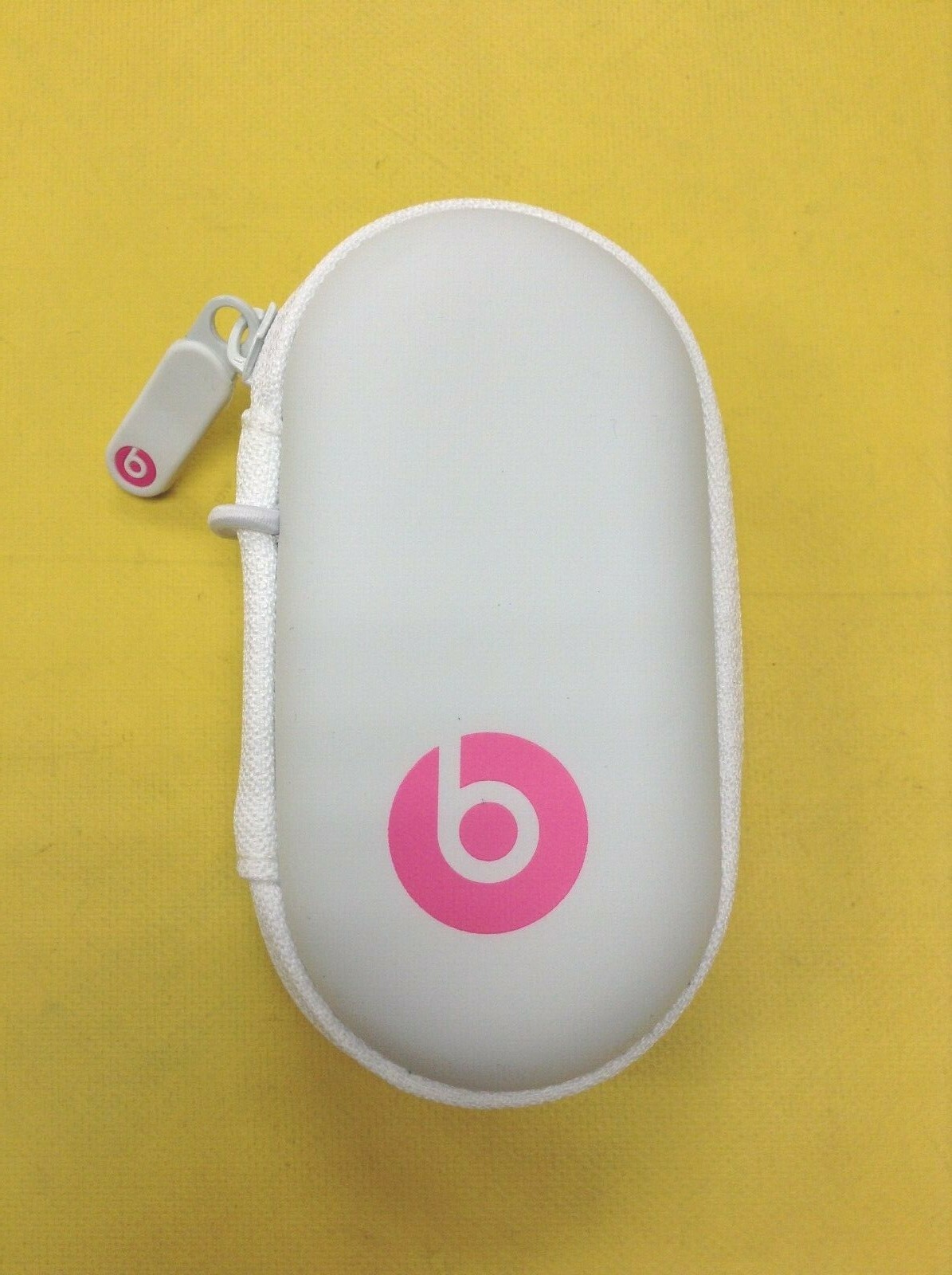Genuine Beats By Dre Tour 2 2.0 Hard Protective Zipper Case Shell White/Pink CC2