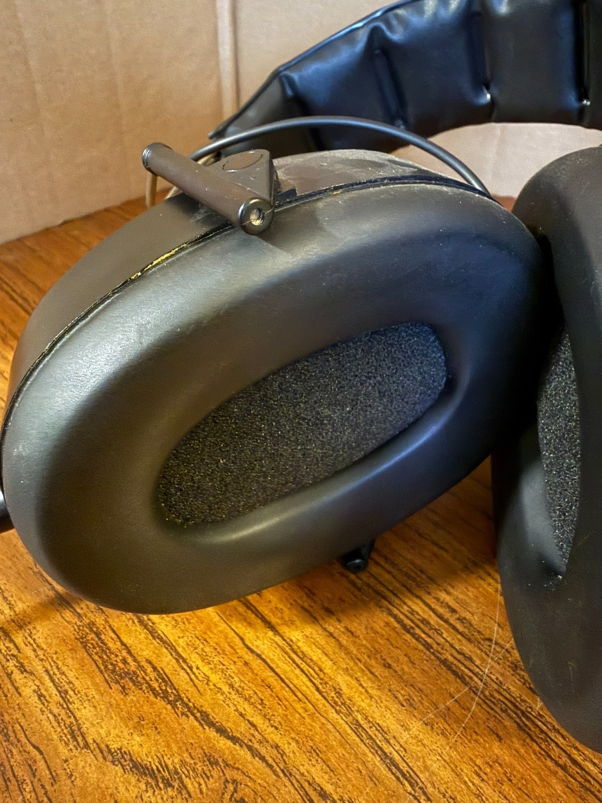 Vic Firth Stereo Isolation Headphones Black with 6ft Cord 3.5mm