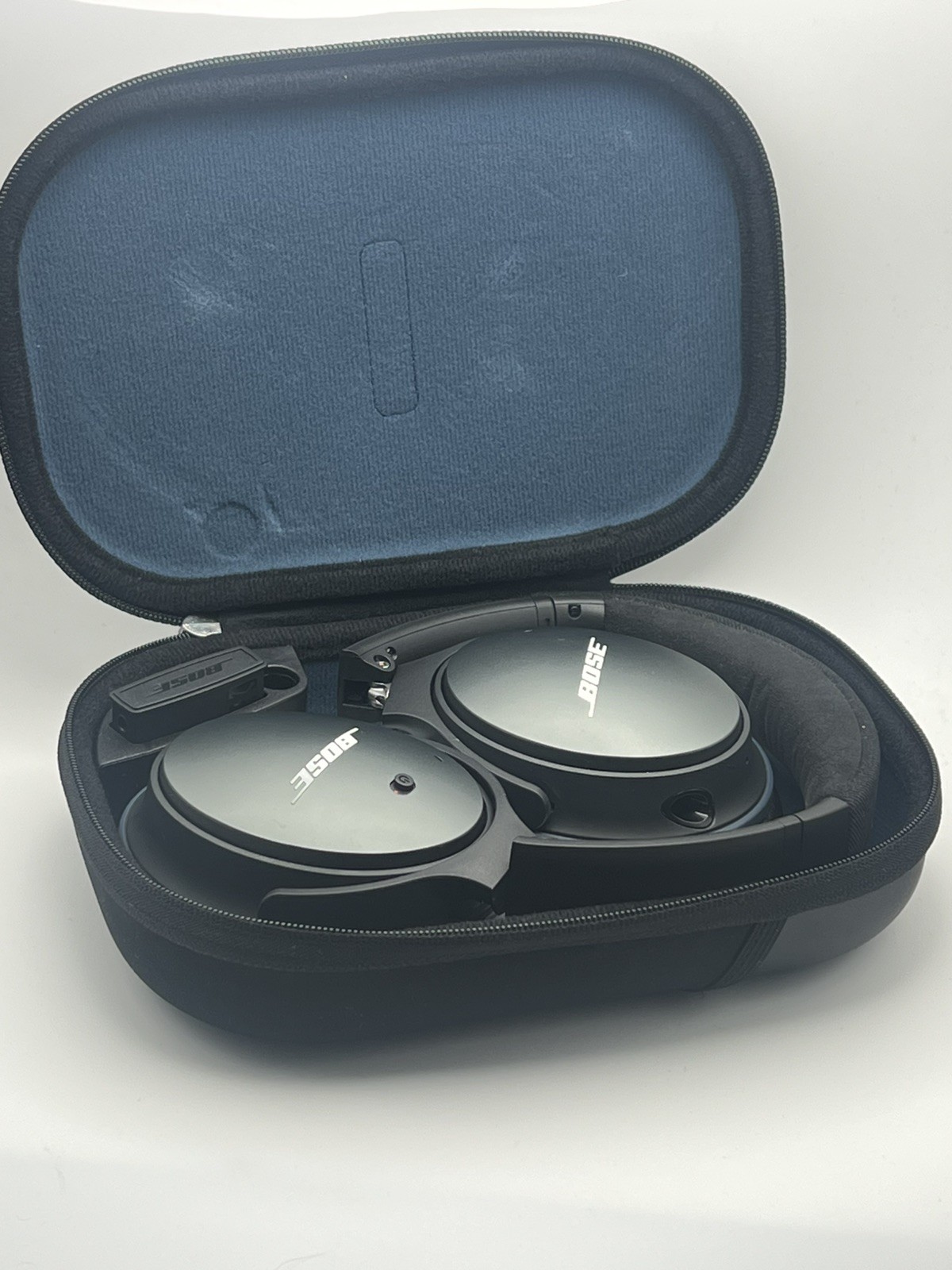 Bose QuietComfort 25 QC25 Wired Headphones – Black With Case