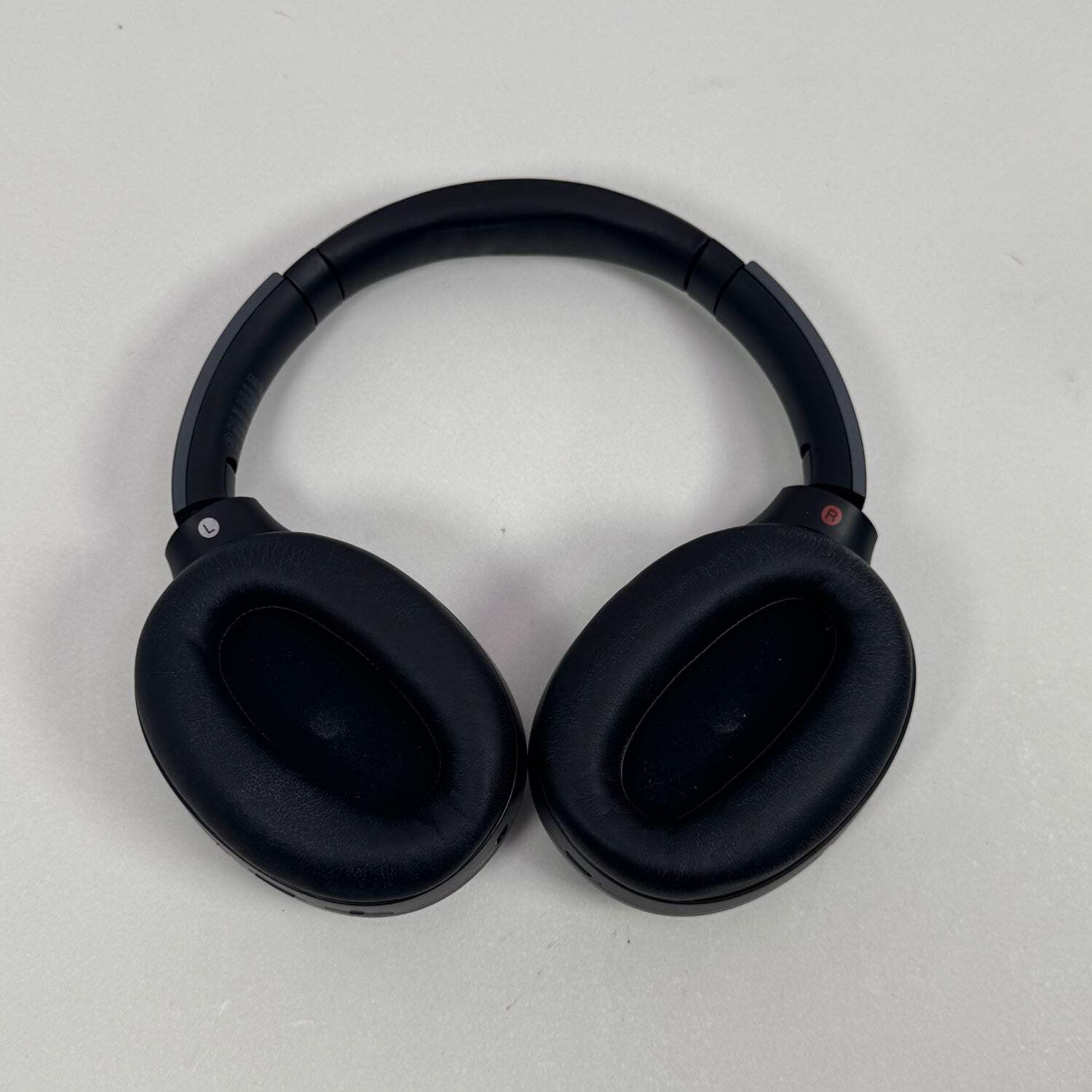Sony wh1000xm2 Wireless Over-Ear Bluetooth Headphones Black WH1000XM2