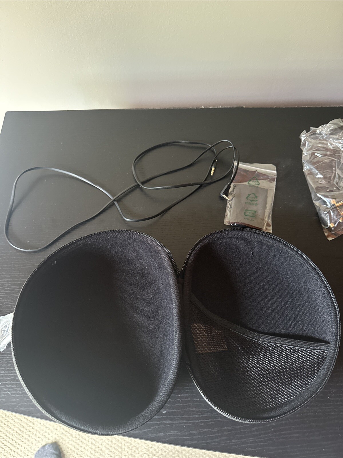 Soul By Ludacris Noise Cancelling Headphones Carrying Case With Bonus Wires