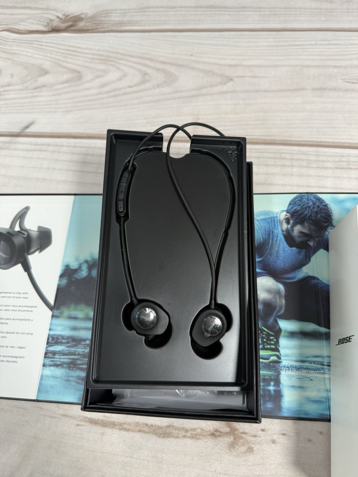 Bose SoundSport In-Ear Wireless Headphones Bluetooth Neckband Earbuds – Black