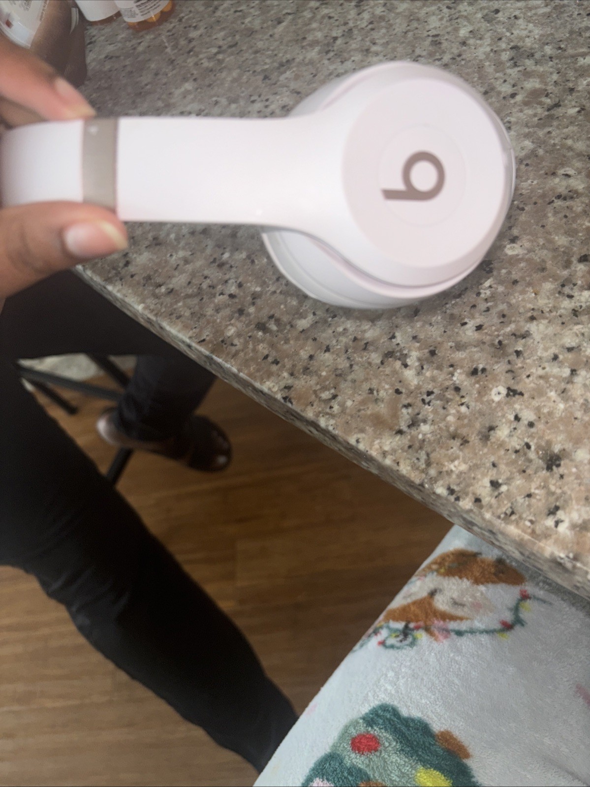 Beats by Dr. Dre Solo 4 A3140 Cloud Pink Wireless Bluetooth On-Ear Headphones