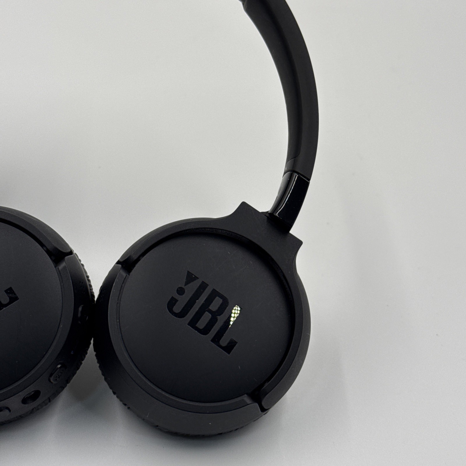 JBL Tune 670NC Wireless On-Ear Headphones with Adaptive Noise Cancelling – Great
