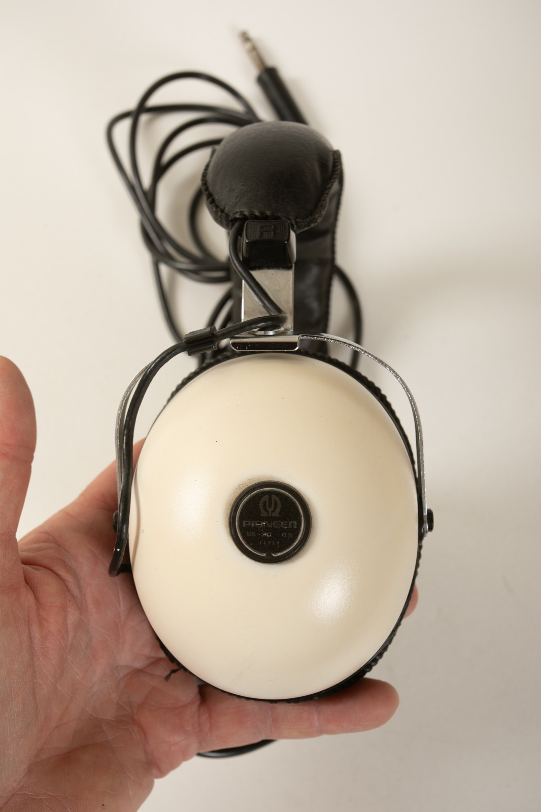 Pioneer SE-30 Headphones 8 Ohm (A3L/JSF6) White Tested Working w/Extension Cord