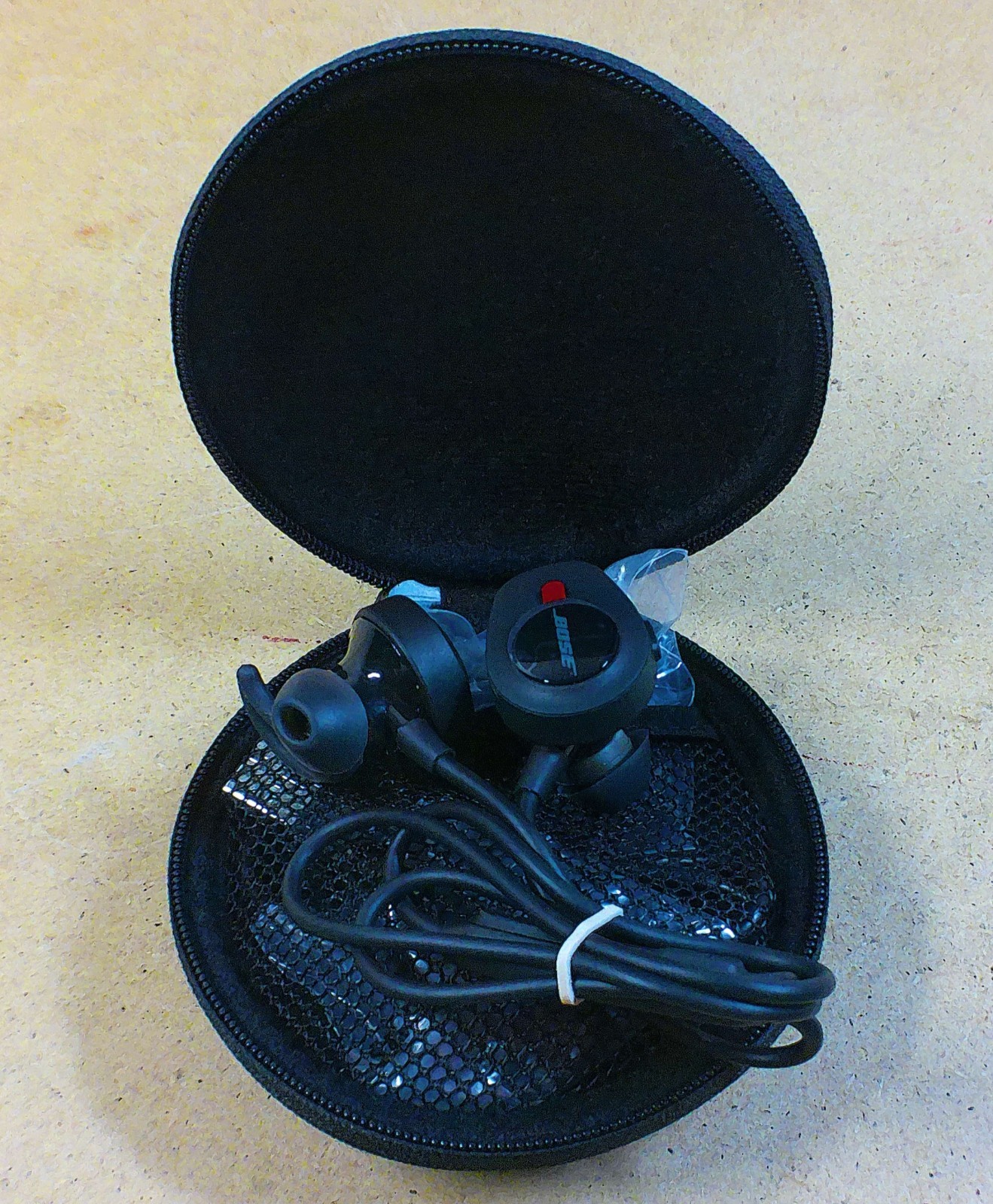 Bose SoundSport, Wireless Earbuds, Sweatproof Bluetooth Headphones for Sports