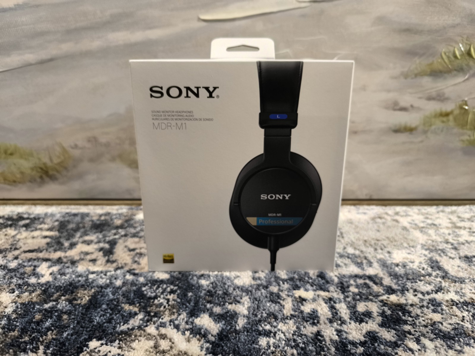 Sony MDR-M1 Closed-Back Over-Ear Reference Monitor Headphones New