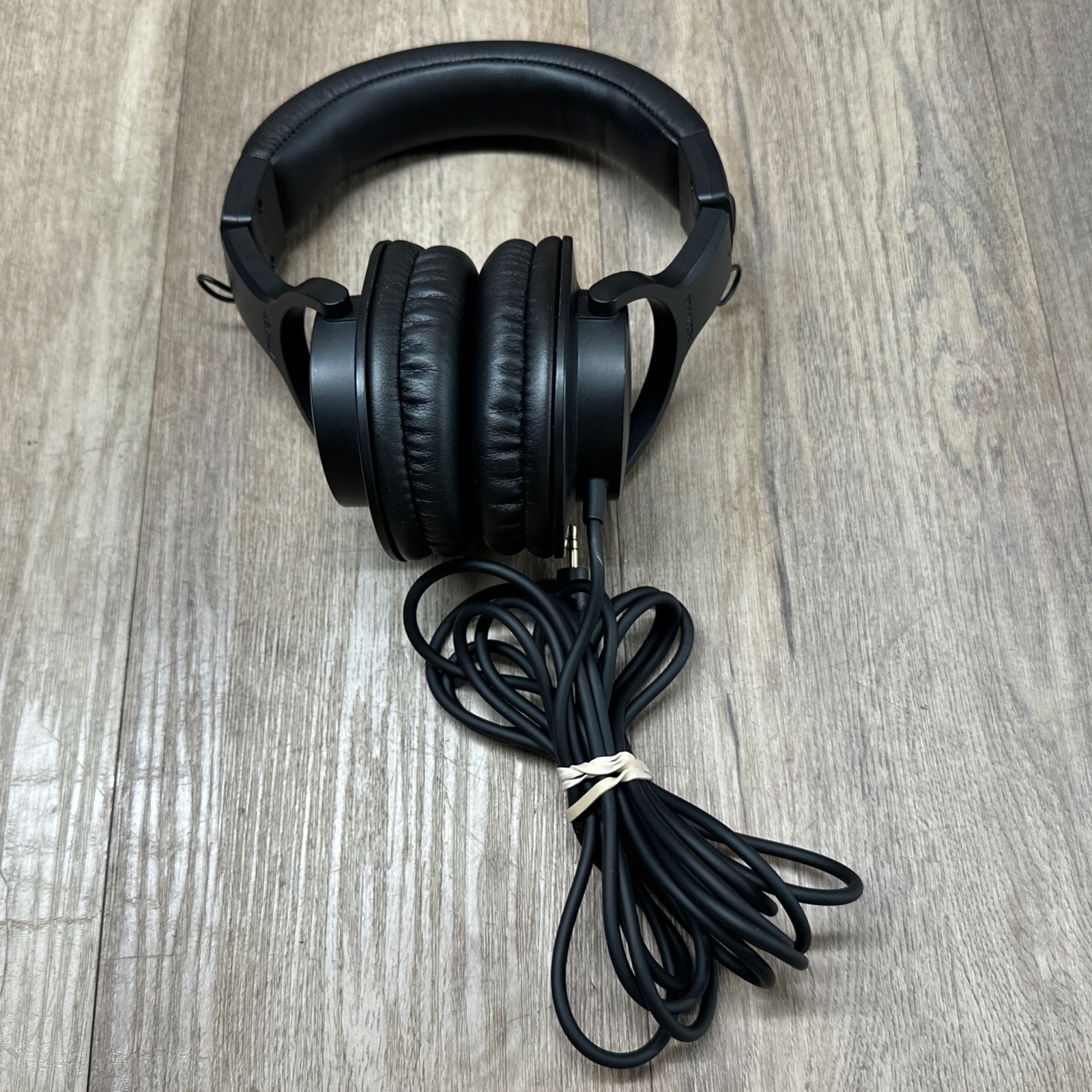 Audio-Technica ATH-M20x Closed-Back Monitor Headphones (Black)