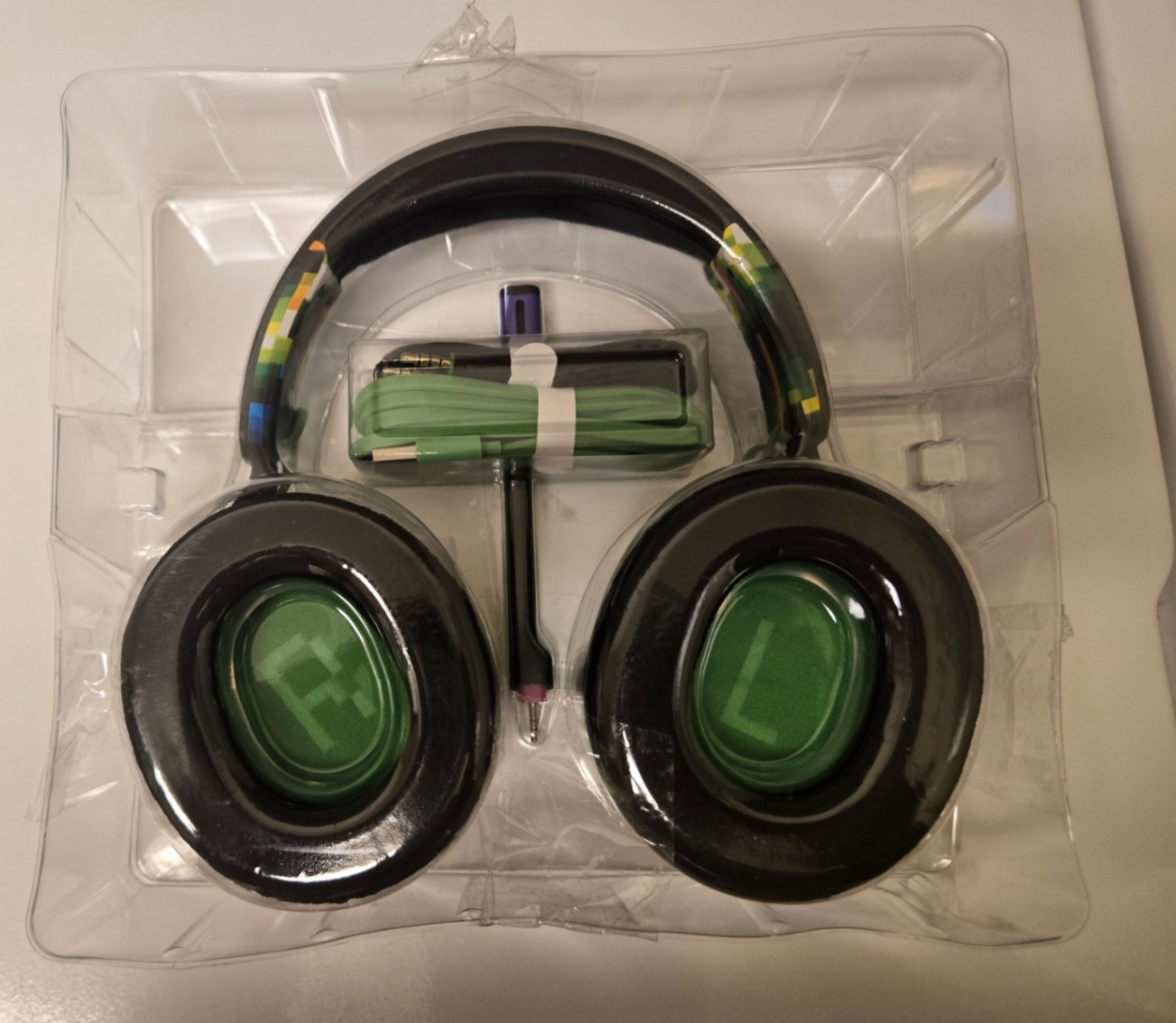 Skullcandy SLYR Pro Over-Ear Wired Gaming Headset with Clear Voice Smart Mic