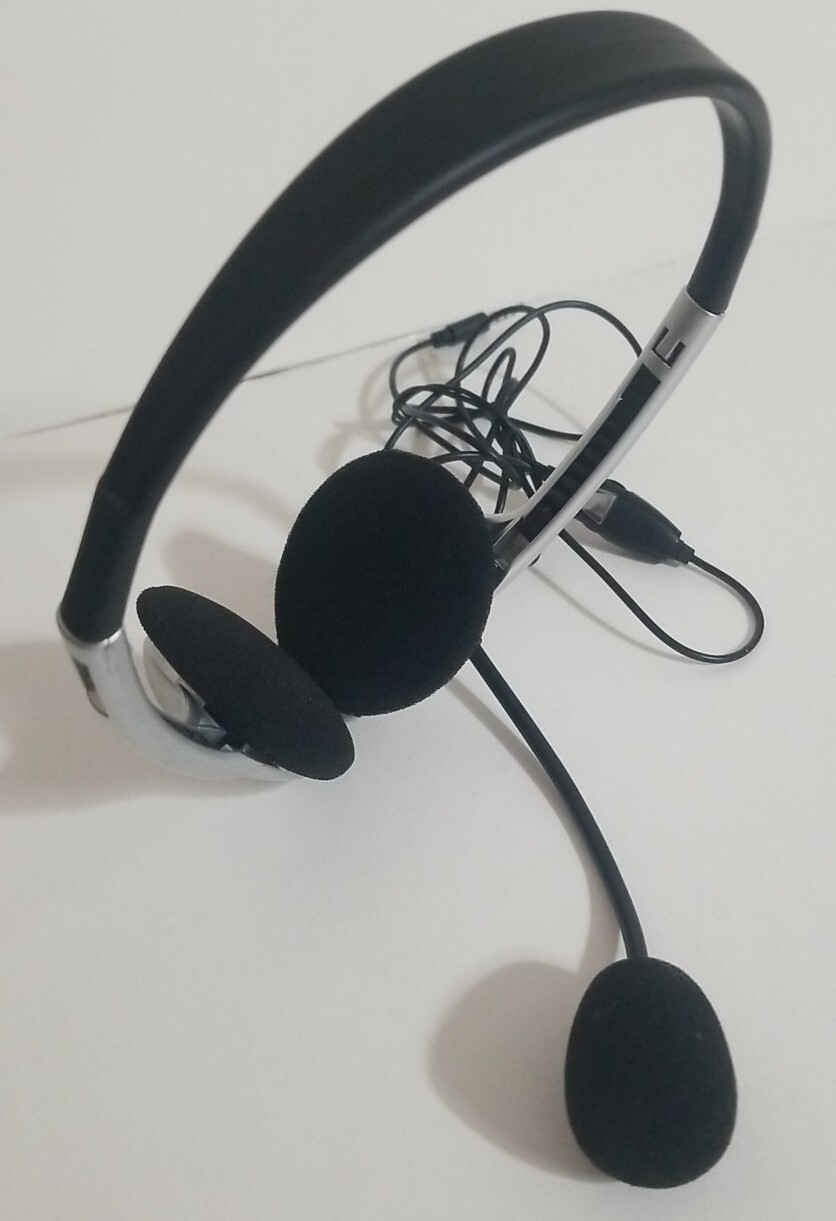 Over Ear Wired Headphones / Noise Reduction Mic Black and Silver volume control