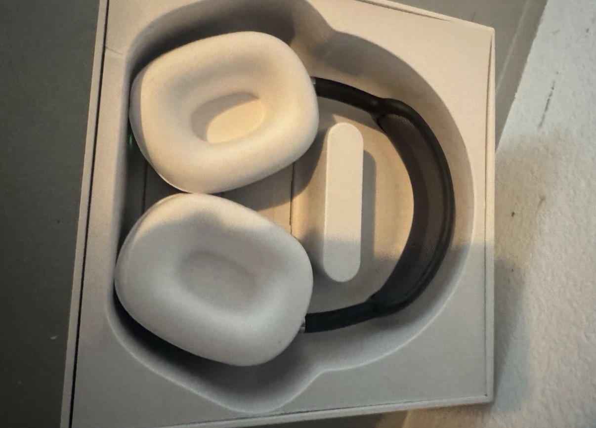 Apple AirPods Max Midnight (USB-C) Bluetooth ANC sleek open box (KVPVQ356VV)