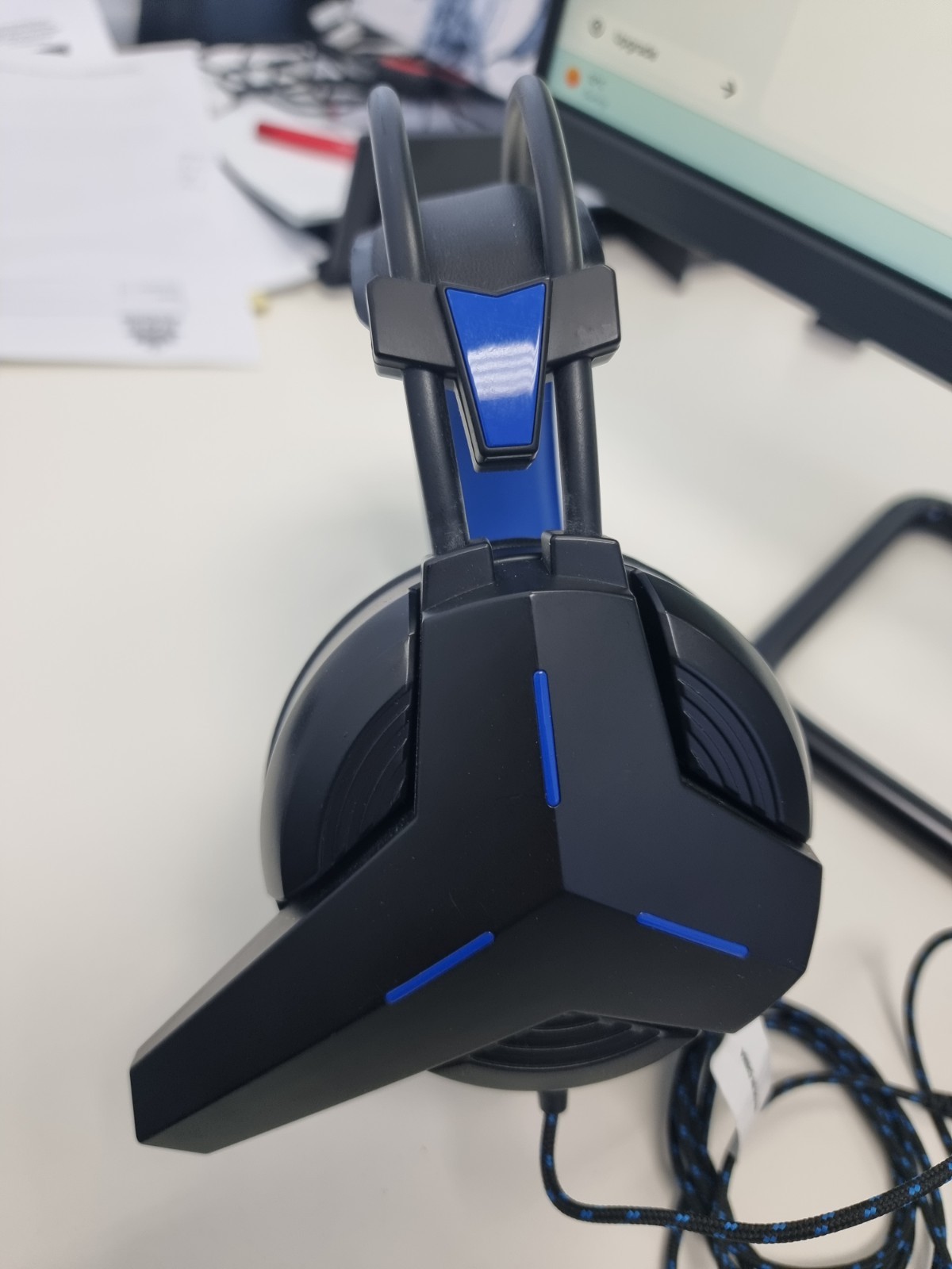Used Bluetooth Headphone Black And Blue