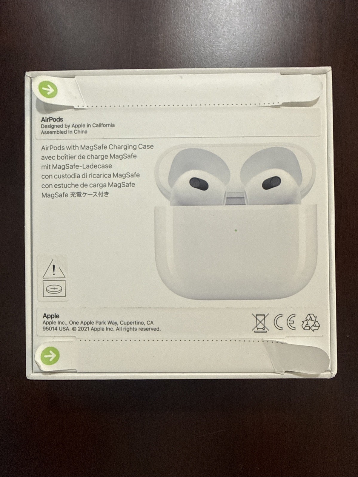 NEW In BOX Apple AirPods 3 Generation with Magsafe Charging Case White MME73LL/A