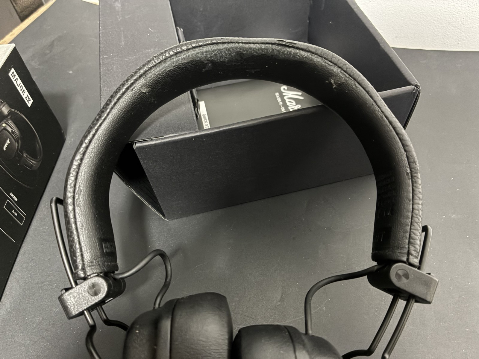 Marshall – Major IV Bluetooth Headphone with wireless charging Black -USED