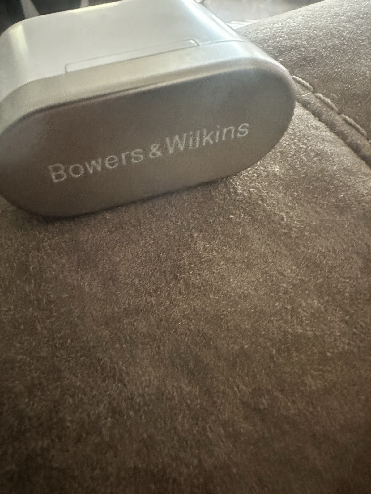 Bowers & Wilkins P17 In-ear True Wireless Headphone – White Gold – No Cords