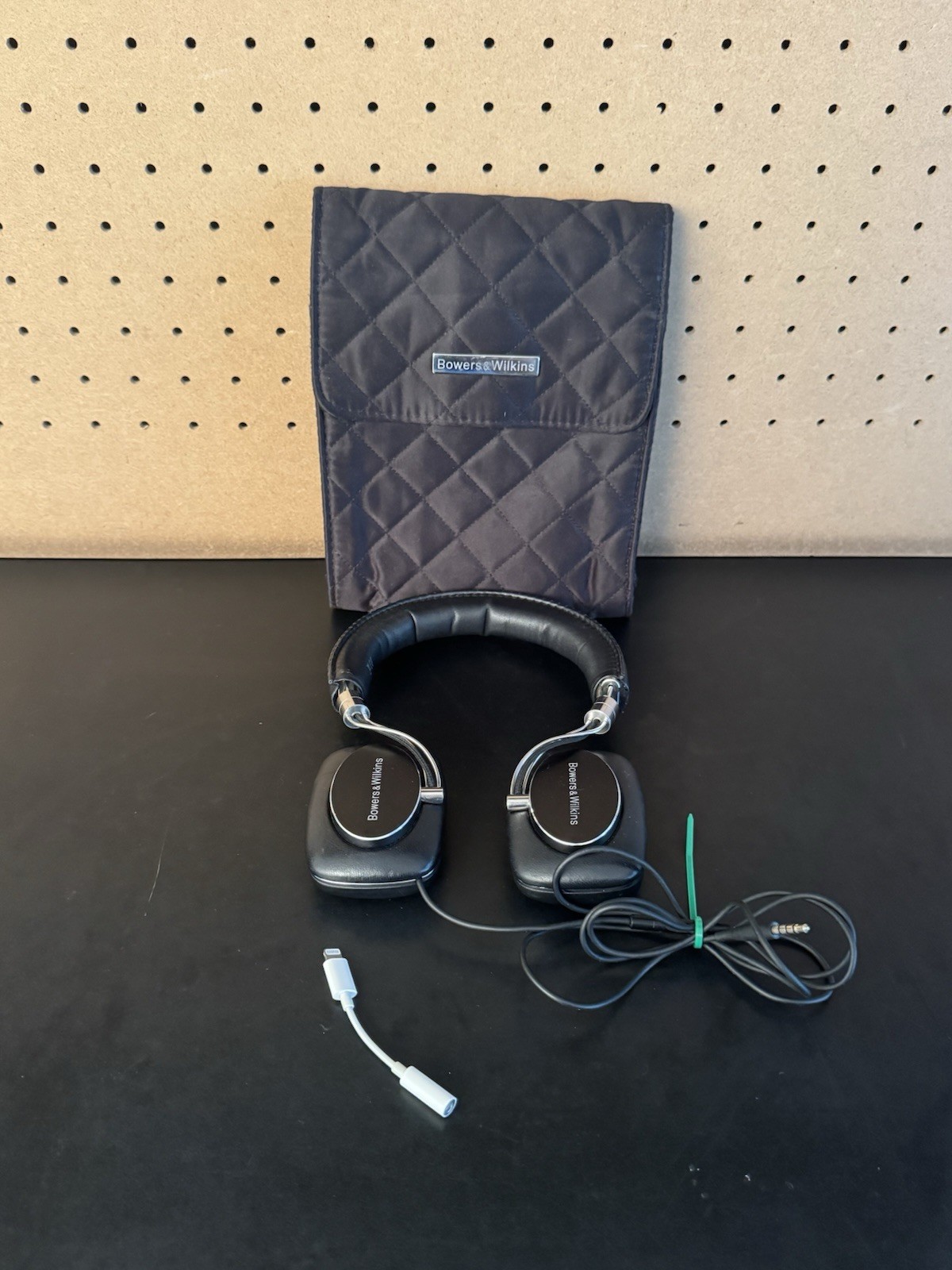 Bowers & Wilkins P5 Wired On-Ear Headphones w/ Case **READ**