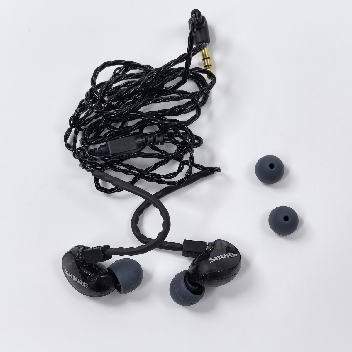 Shure SE215 In-Ear Wired Earphones Headphones Earbuds Sound Isolating Black