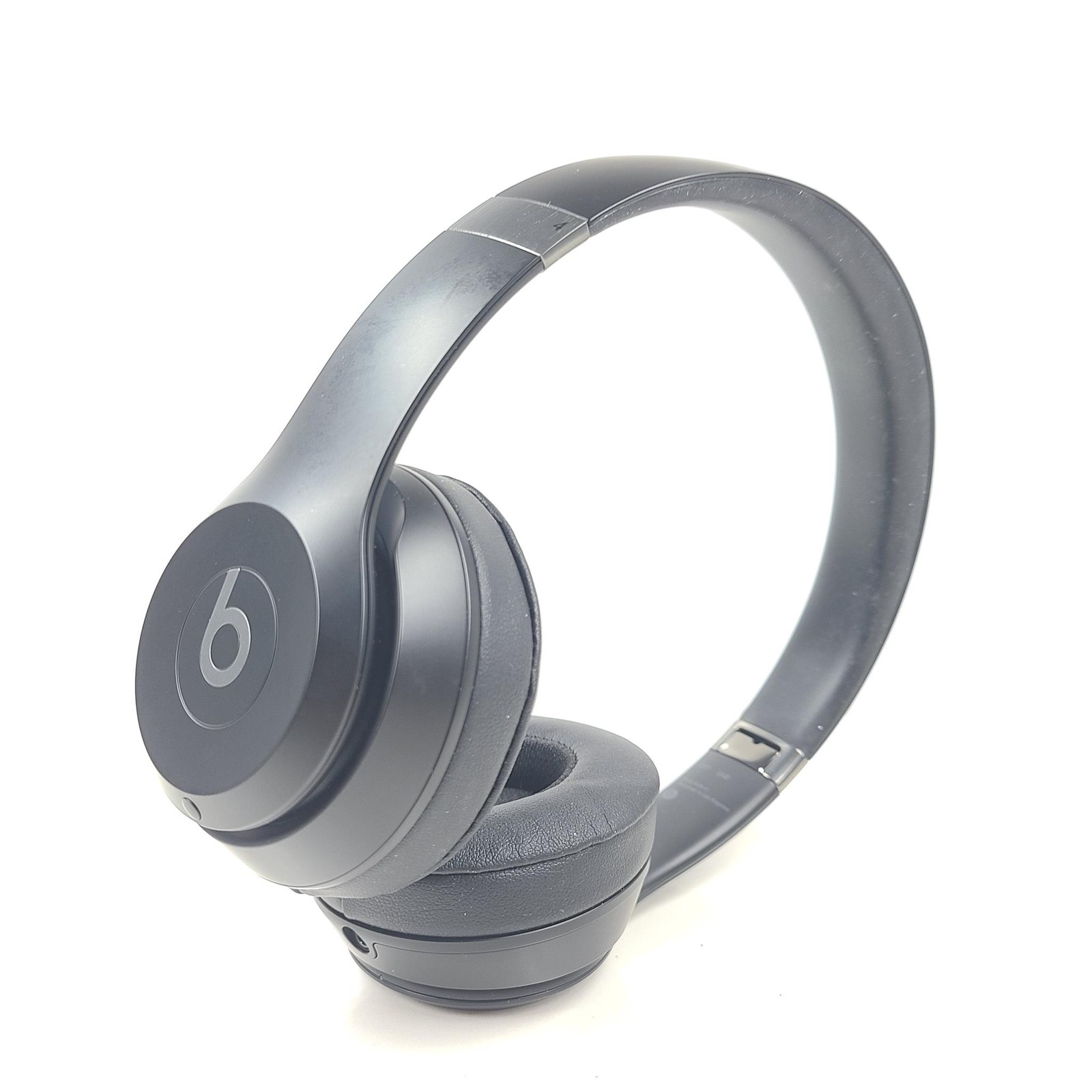 Beats Solo 4 Wireless On-Ear Headphones – Black no case GRADE A