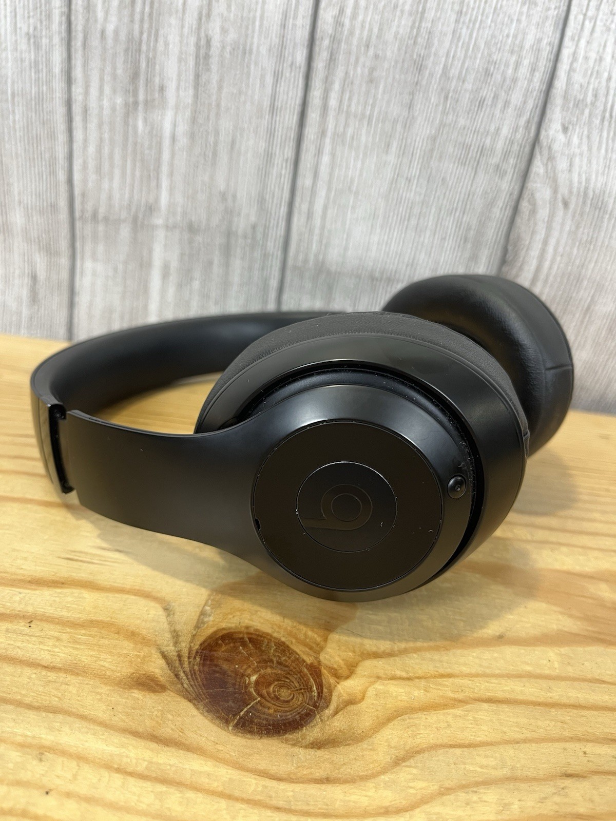 Beats by Dr. Dre Studio3 Over the Ear Wireless Headphones – Matte Black