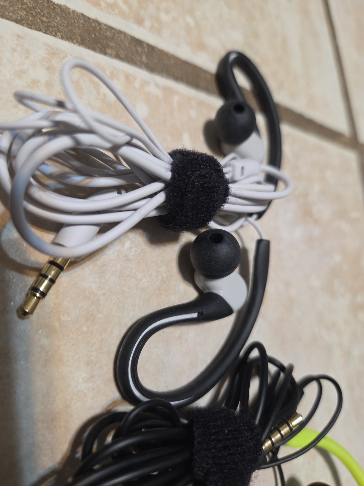 Onn 3mm Jack Headphones Set Of 2