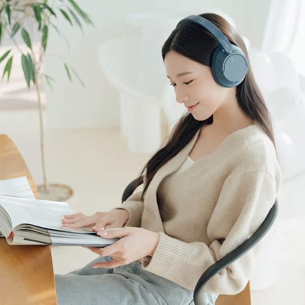 Sony WH-CH720N Wireless Noise Canceling Over-Ear Headphones Multipoint Blue